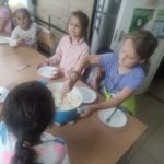 Tankonyhai foglalkozás túrós tészta